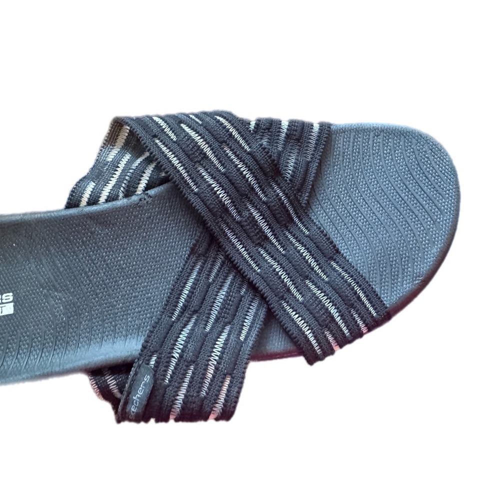 Skechers Slide Sandals Womens 10 Black Excellent Goga Mat‎ Cross Strap On-the-Go - Picture 4 of 9
